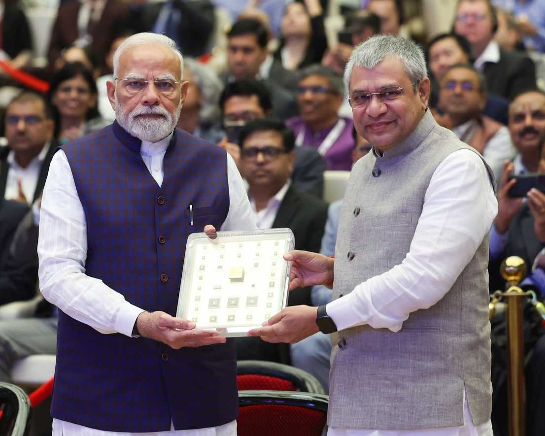 PM Modi with New Vikram semiconductor chip